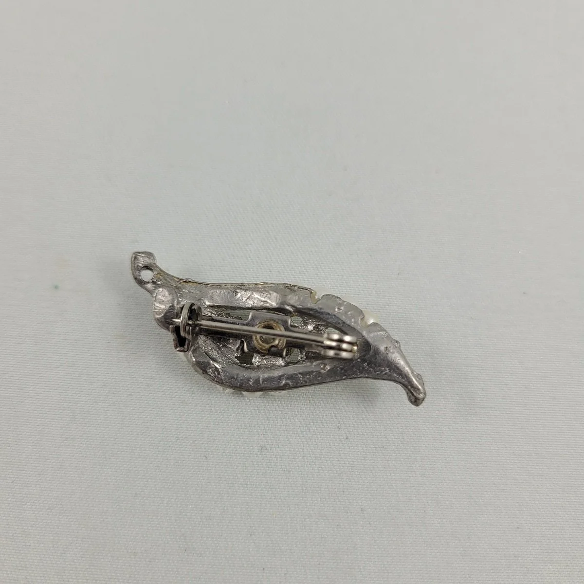 1930's Art Deco Pot Metal Faux Pearl 1.5 Inch Leaf Brooch Pendant Backside