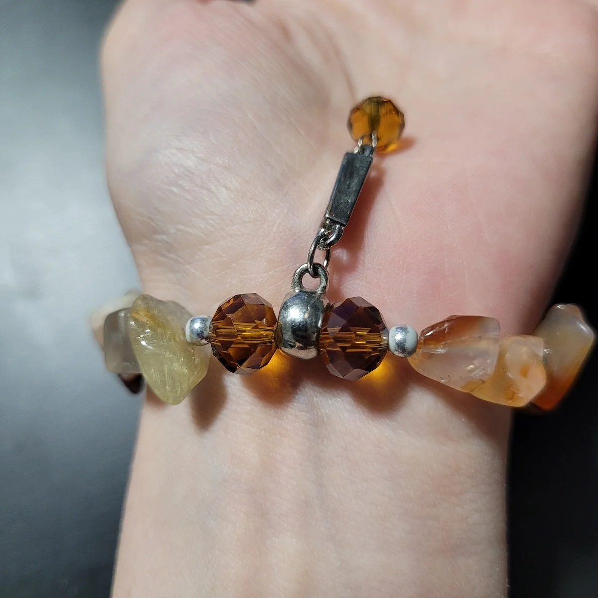 Carnelian Agate Mixed Natural Polished Gemstone Stone Chip Nugget Topaz Glass Faceted Bead Silver-tone Charm Drop Elasticized Stretch Bracelet -3.jpg