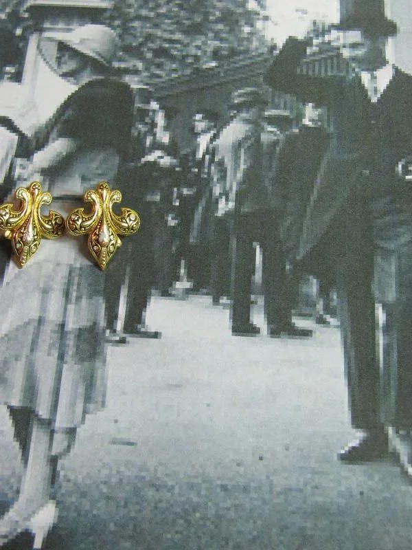 Damascene Style .75 Inch Fleur-de-lis Blue Black Enamel Repousse Goldtone Metal Triangular Clip Earrings - Pose