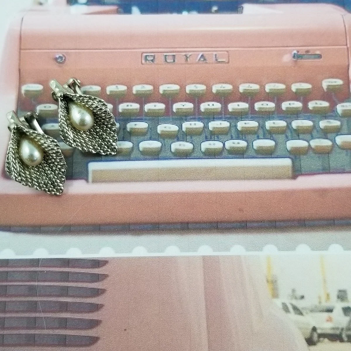 1960's Calla Lily Flower Simulated Pearl Textured Silver-tone Clip-on Earrings -A.jpg