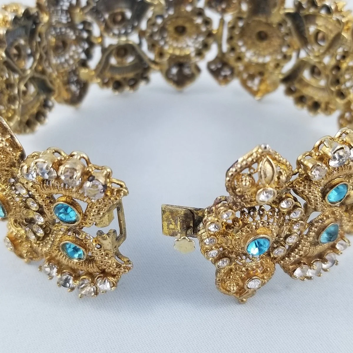 Etruscan Revival Vintage 1940s Aquamarine Clear Crystal Hinged 14K Gold Gilt Cannetille Bangle Statement Bracelet -3.jpg