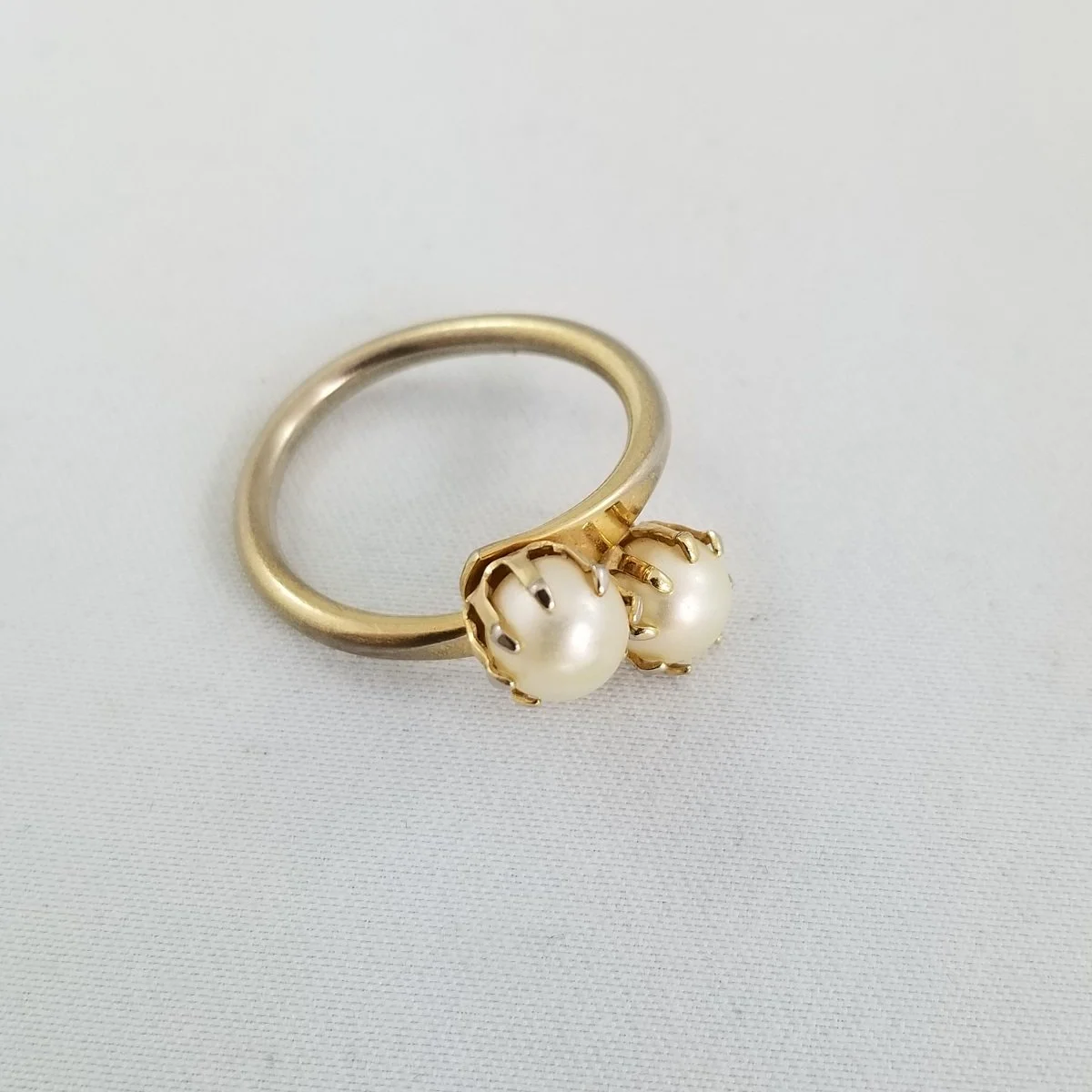 Sarah Coventry c1965 Pearl Duet Adjustable Prong Set Double Faux Pearl Bypass Gold-tone Ring Side