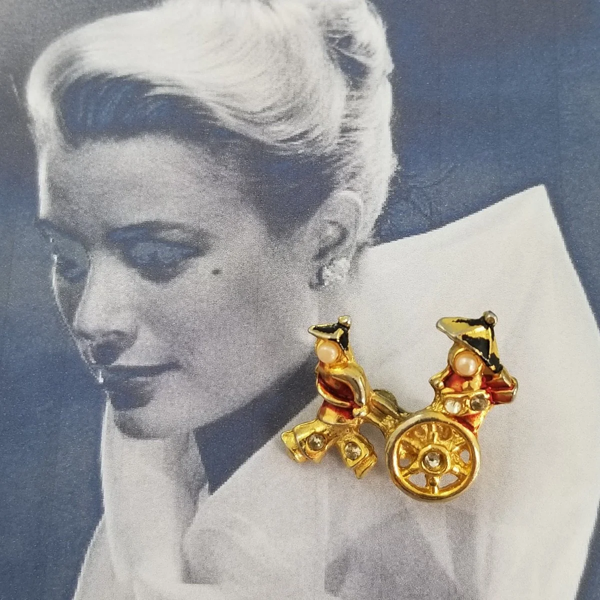 1950's Chinese Rickshaw Pearl Rhinestone Enameled Gold-tone 1 Inch Brooch Pose