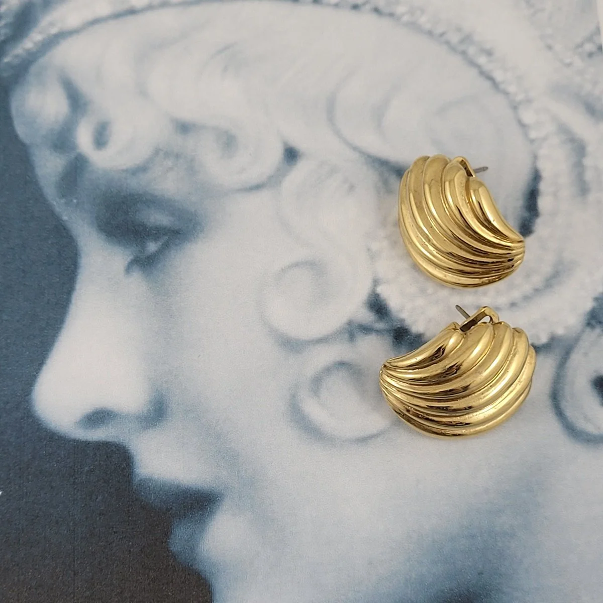 Nina Ricci Gold Plated Ribbed Domed Clam Shell Pierced Clip Earrings -4.jpg (Copy)