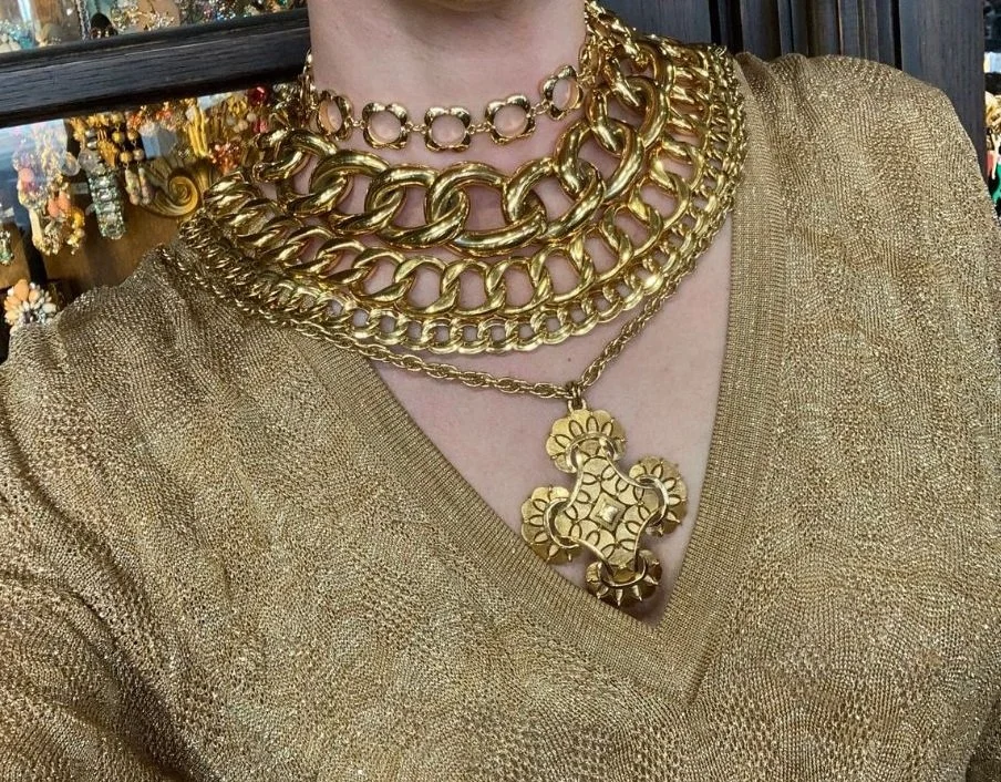 1990's Glamour 1 Inch Weathered Gold Chunky Chain 18.5 Inch Princess Necklace