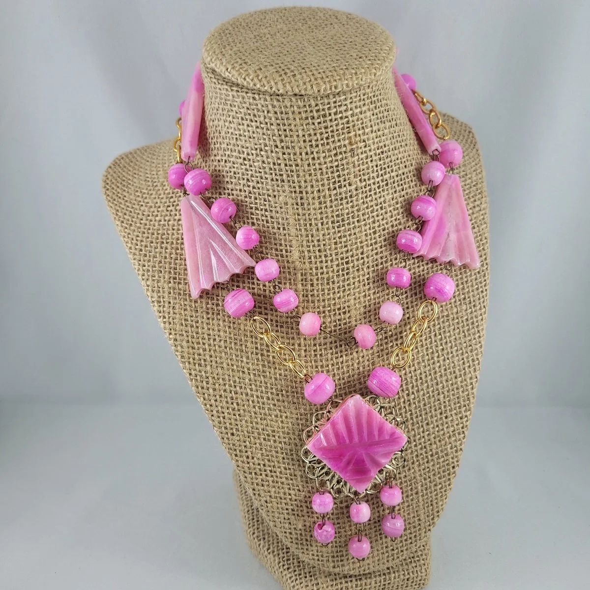 Antique, vintage, designer costume jewelry, fine precious Jewellery.