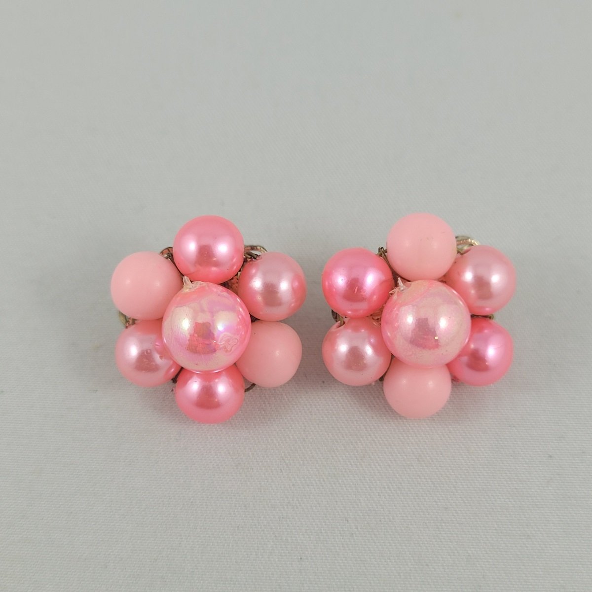 1950's - 1960's Bubble Gum Pink Matte and Pearl Round Bead Cluster Wired 23mm Clip-on Earrings