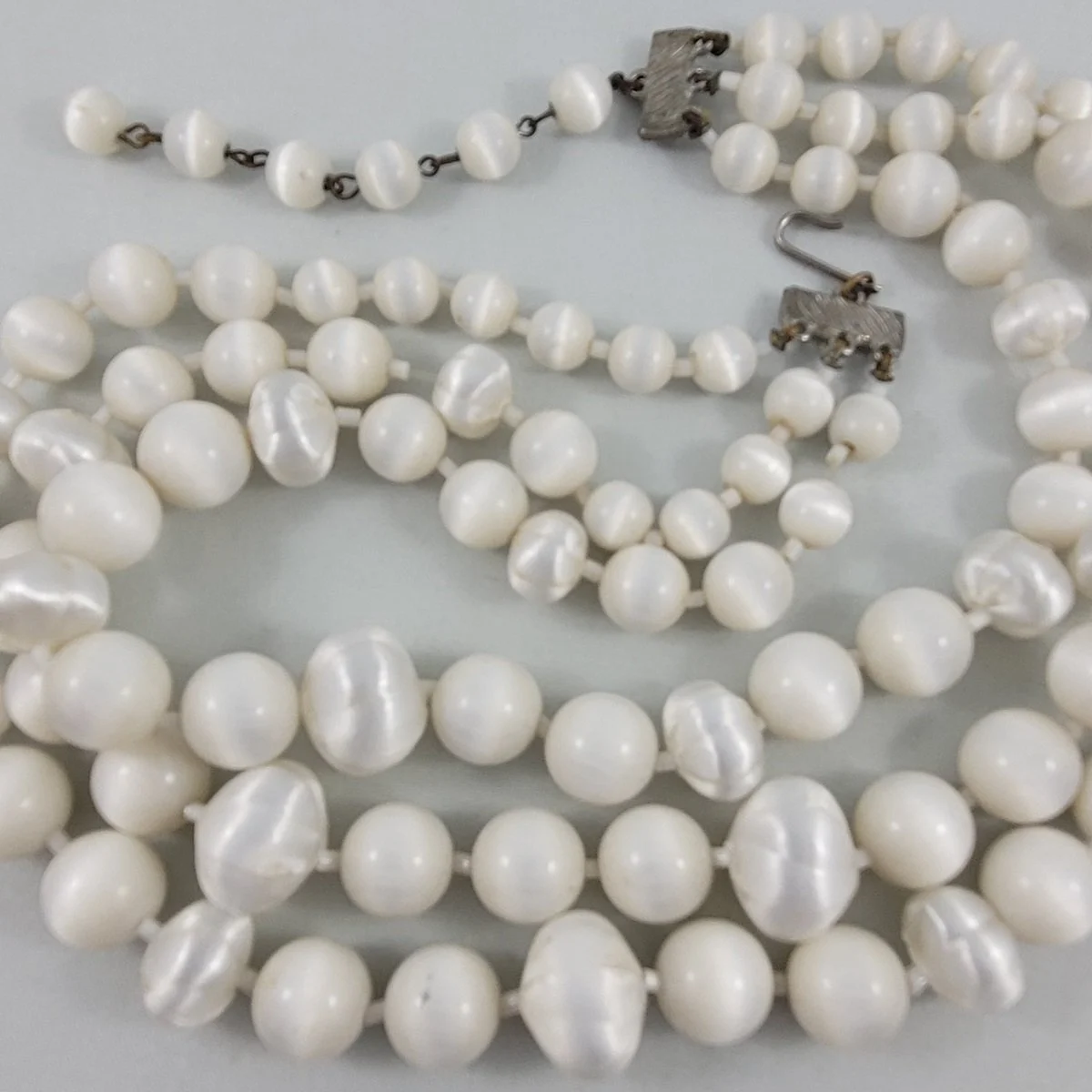 1950's Triple Strand White Moonglow Thermoset Acrylic Lucite Glass Spacer Graduated Bead Adjustable Choker Necklace -2.jpg