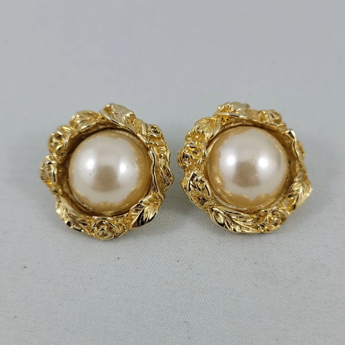 1960's Glam Heavy Gold Plate Nugget Rose Leaf Border Inset Faux Mabe Pearl 1 Inch Pierced Earrings.jpg