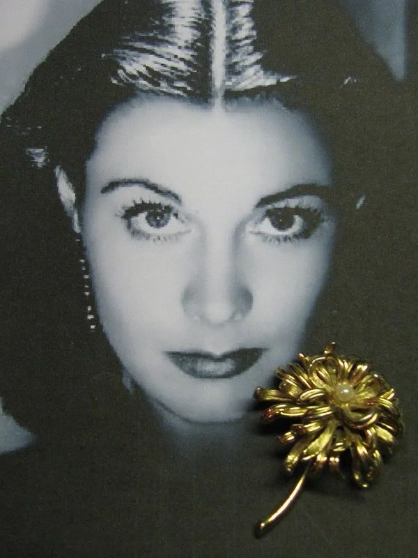 Marcel Boucher October Chrysanthemum Flower of the Month Cultured Pearl Gold Brooch -5.JPG