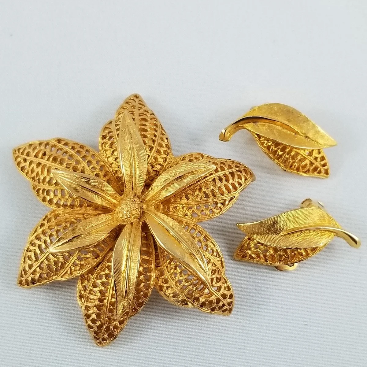 Coro 1950s Florentine Brushed Gold Filigree Flower Brooch & Leaf Earrings Set.jpg (Copy)