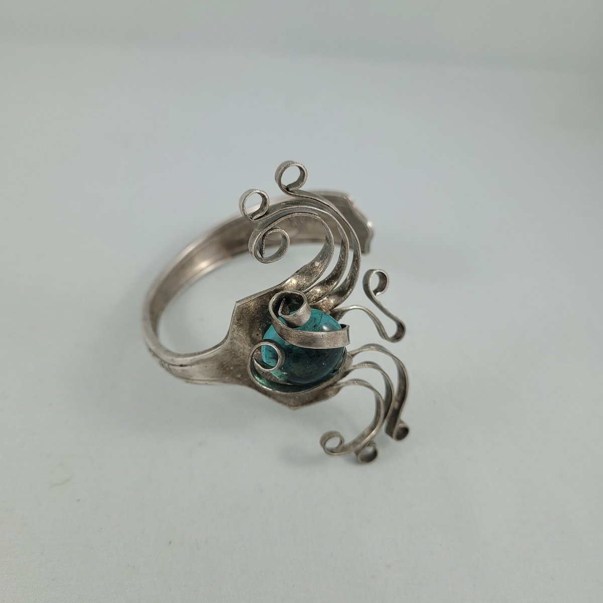 Artisan Silver Plate Curled Fork Tine Blue Glass Cabochon Open Cuff Bracelet Harmony House Plate AA+ MAYTIME Pattern 1944