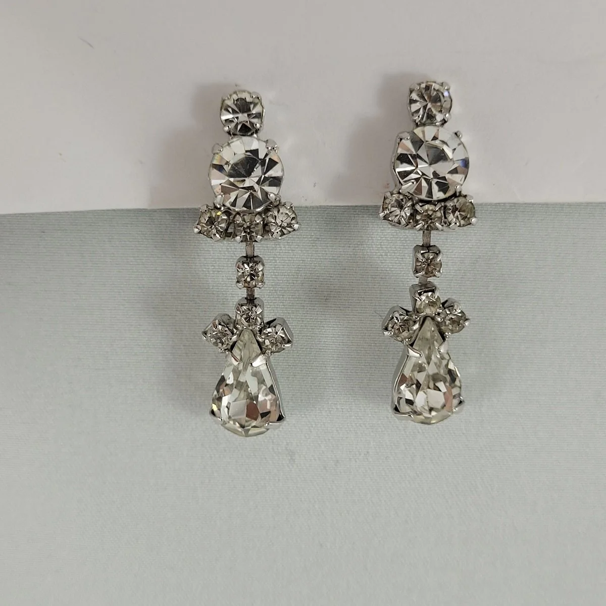 Clear Chaton Teardrop Crystal Rhinestone Angel Drop Dangle Rhodium Plate Clip-on Earrings Front View (Copy)