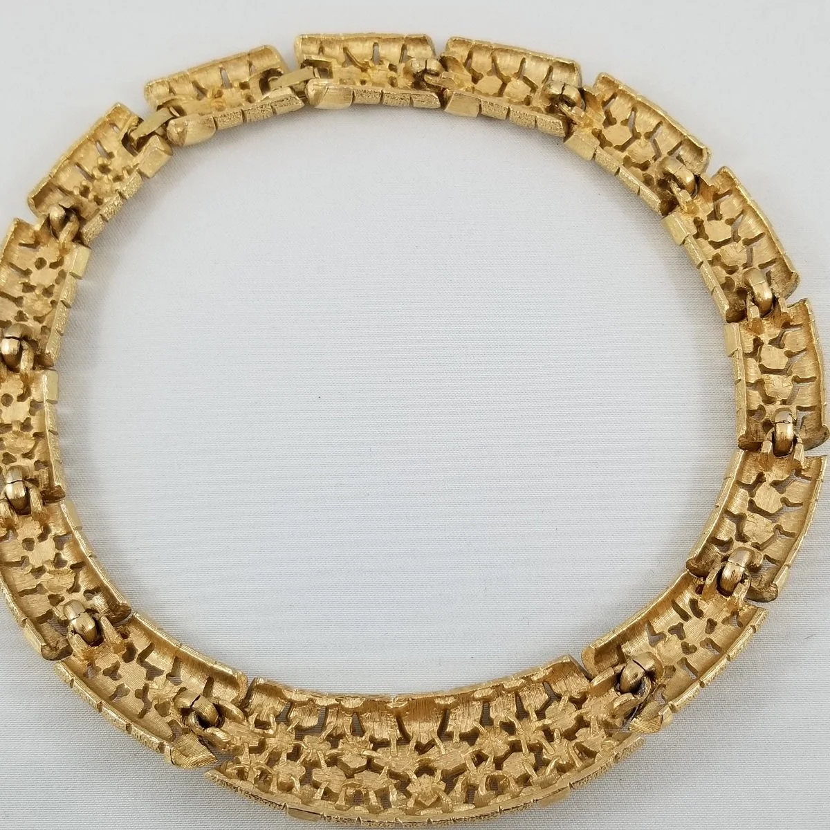 Trifari Crown 1950's Gold-Tone Tessellated Honeycomb Collier Necklace with Signed Extender -7.jpg