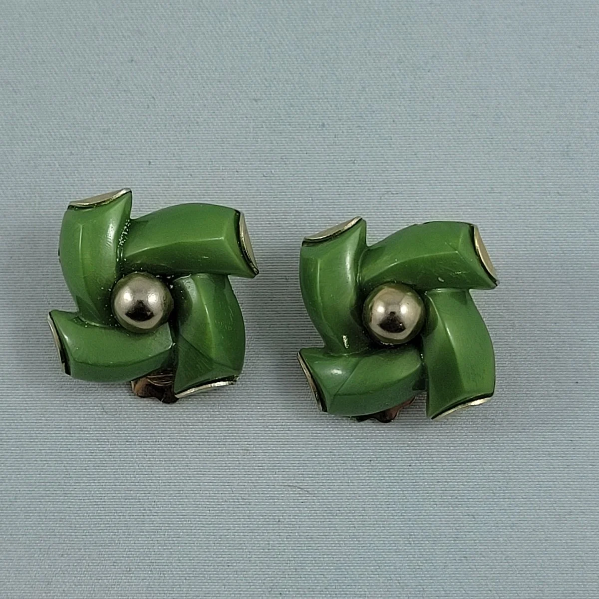Lisner Pinwheel Windmill Chartreuse Moonglow Thermoset Molded Plastic Layered Riveted Clip-on Earrings.jpg (Copy)