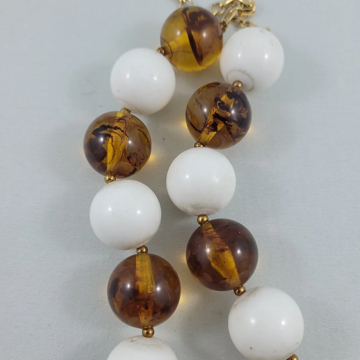 Monet Bahama Resort Alternating Apple Juice Swirl White Lucite Round Bead Choker Necklace -3.jpg (Copy)