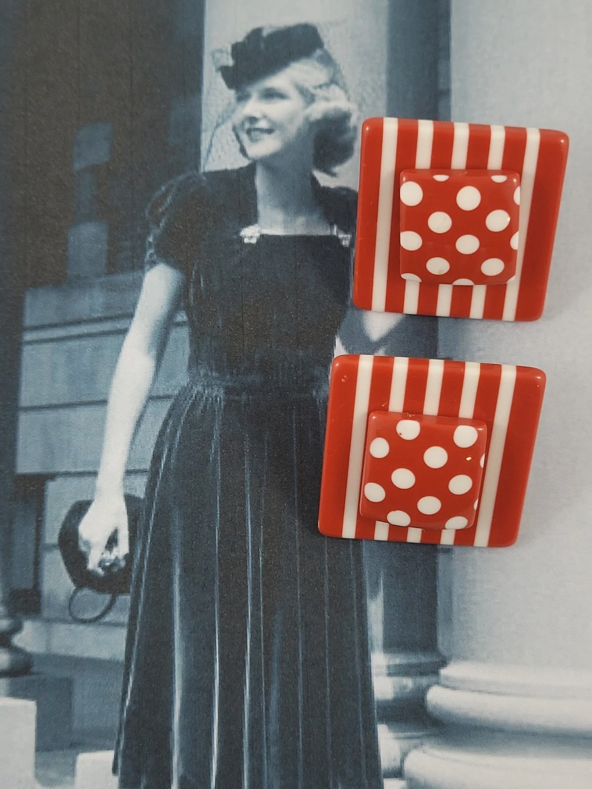 François Schoenlaub for Guillemette L'Hoir Paris 'Memphis Milano' Red White Polka Dot Wrapped Edge Stripe Multi-Plate Layered Square Pierced Earrings -4.jpg