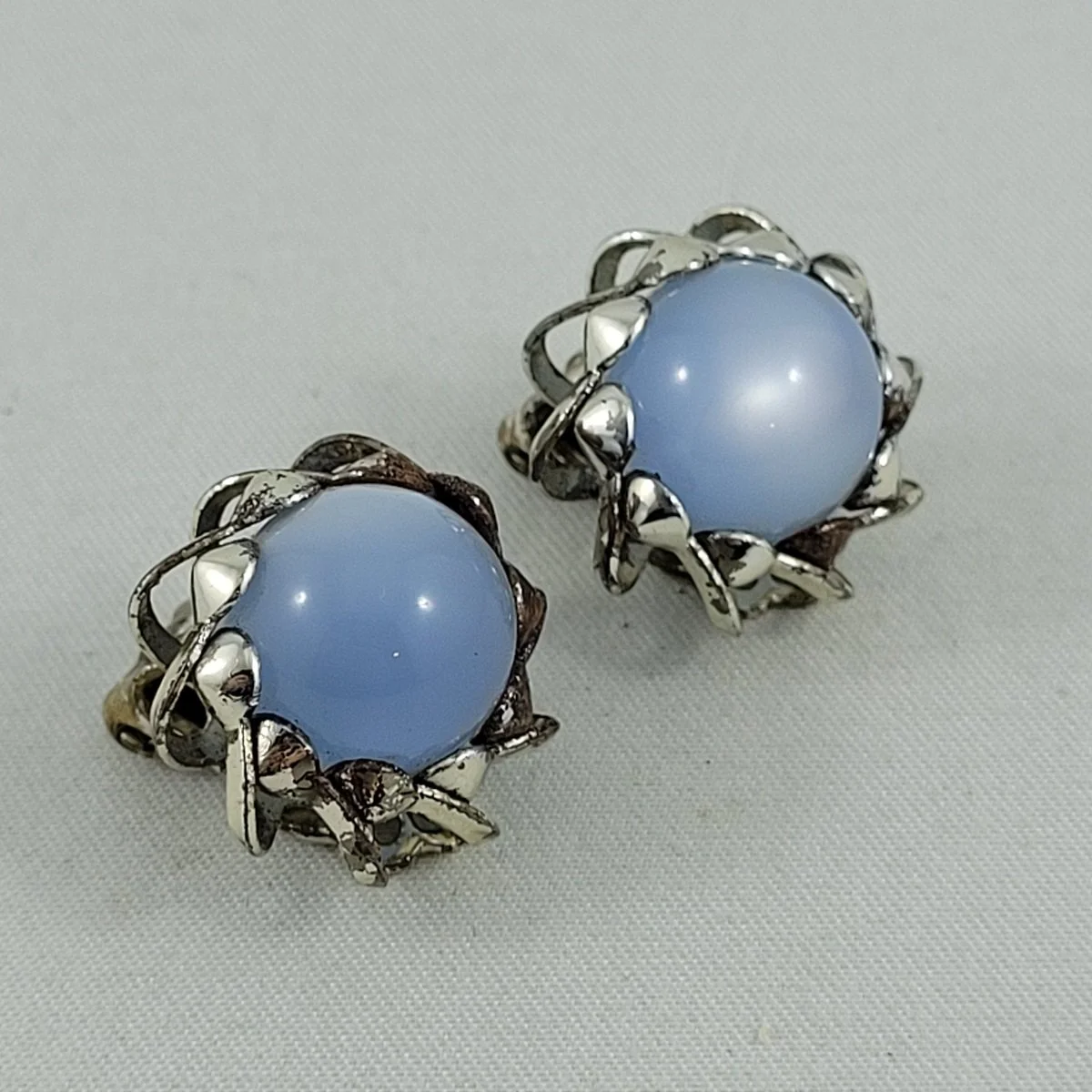 Lisner Silver Plated Vortex Swirl Whirl Blue Moonglow Thermoset Clip-on Earrings -2.jpg (Copy)