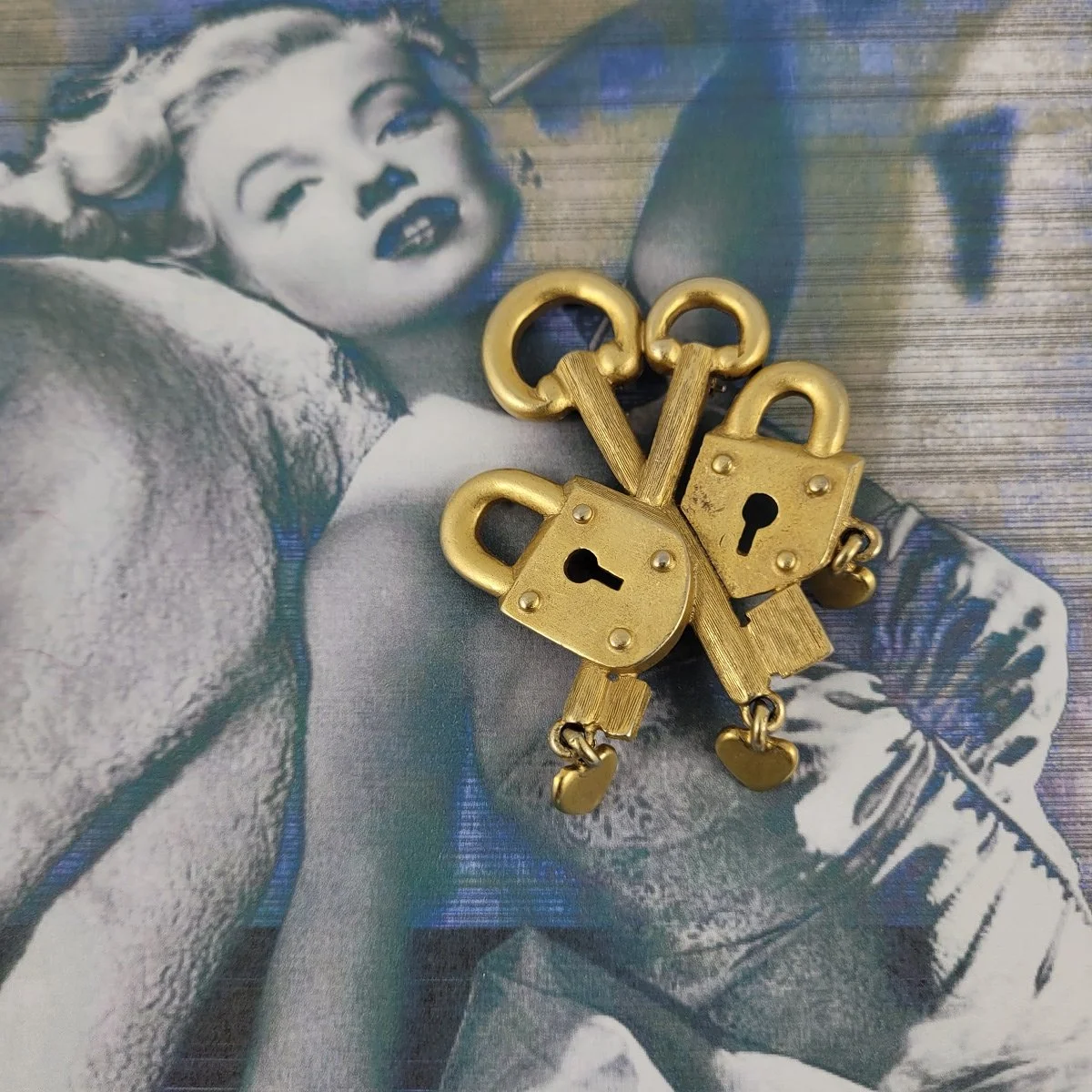 RVP Satin Matte Gold Keys and Locks Heart Charm Brooch Pose