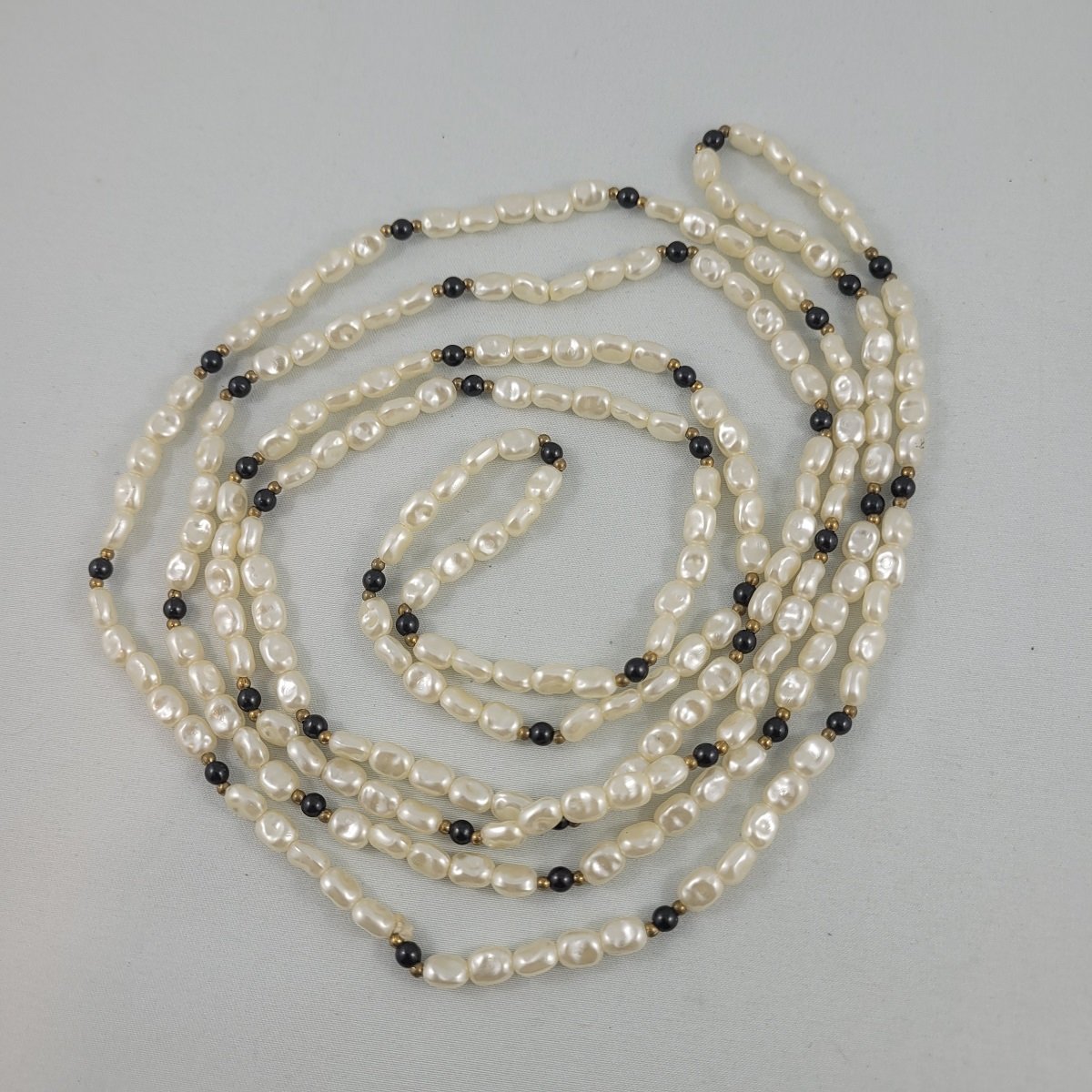 Art Deco Alternating Faux Baroque Pearls Black Gold Bead 66 Inch Infinity Rope Necklace