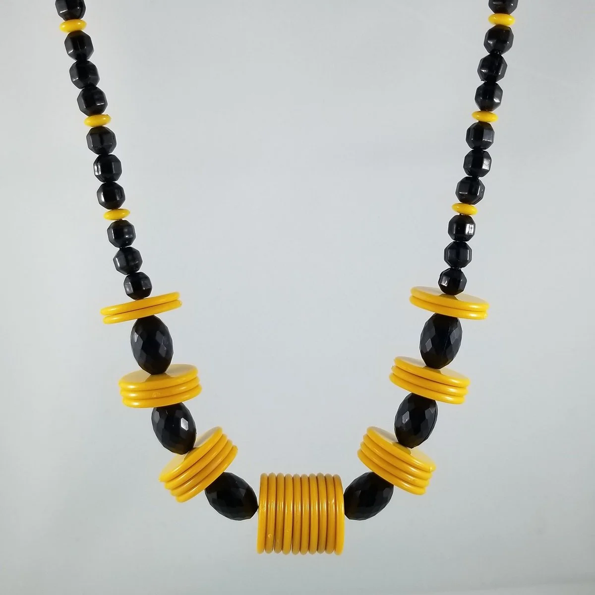 Mod Pop-Art Sunflower Graduated Polystyrene Yellow Disc Faceted Black Ovoid Bead Necklace -1.jpg (Copy)