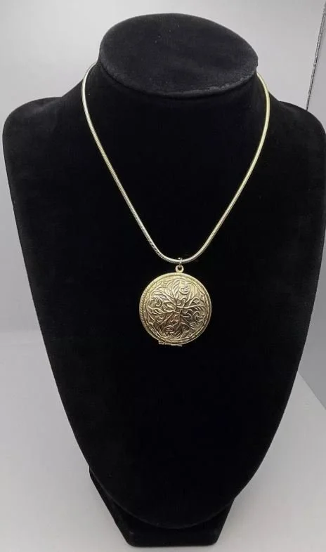 1960's - 70's Embossed Scroll Perfume Compact Lip Balm Hinged 1.75 Inch Round Gold Locket Pendant Necklace