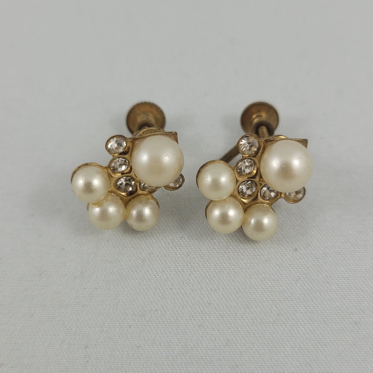 1940's - 1950's Faux Pearl and Clear Chaton Rhinestone V Cluster Screw-Back Gold Brass .625 Inch Earrings Front Side