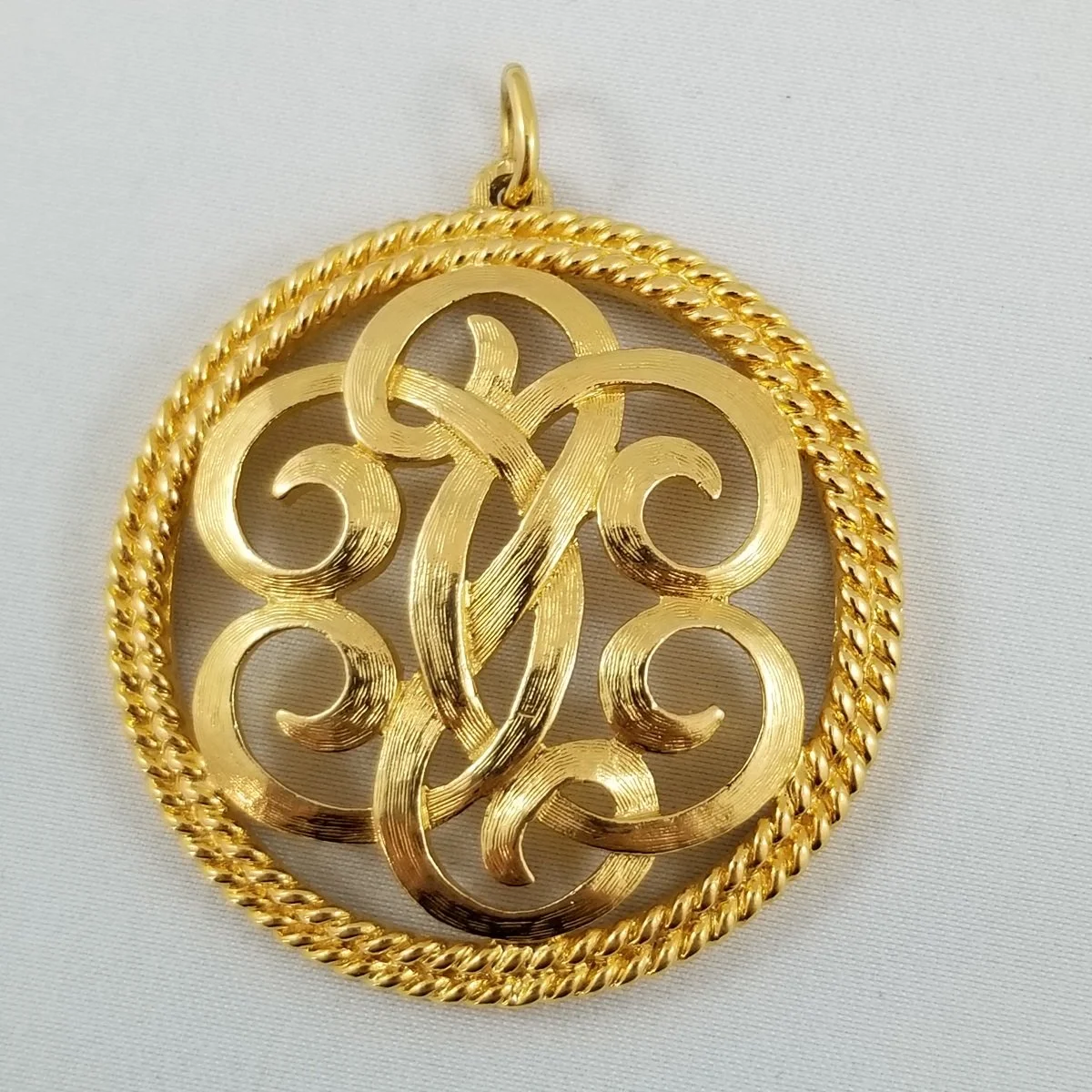 Monet 1960’s High-Gauge Damask Scroll Gold Rope Medallion Pendant