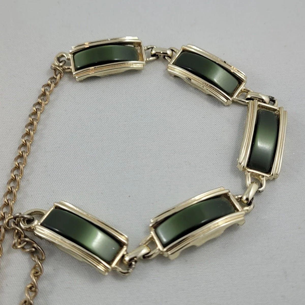Coro Champagne Gold-tone Inlaid Thermoset Olive Green Moonglow Panel Link Adjustable Choker Necklace -2.jpg (Copy)