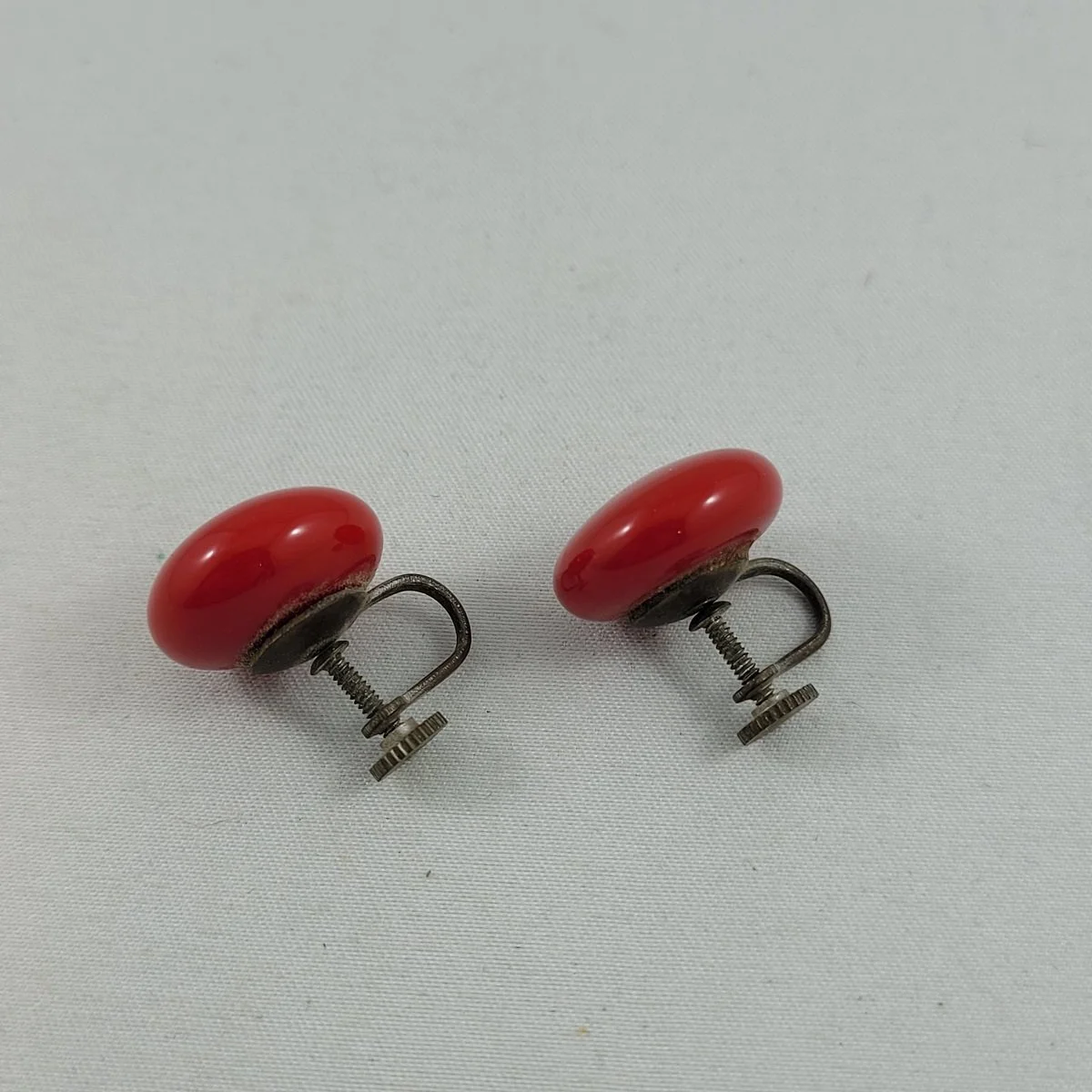1940's - 1950's Bright Cherry Red 16mm Round Glass Screw-back Earrings -3.jpg