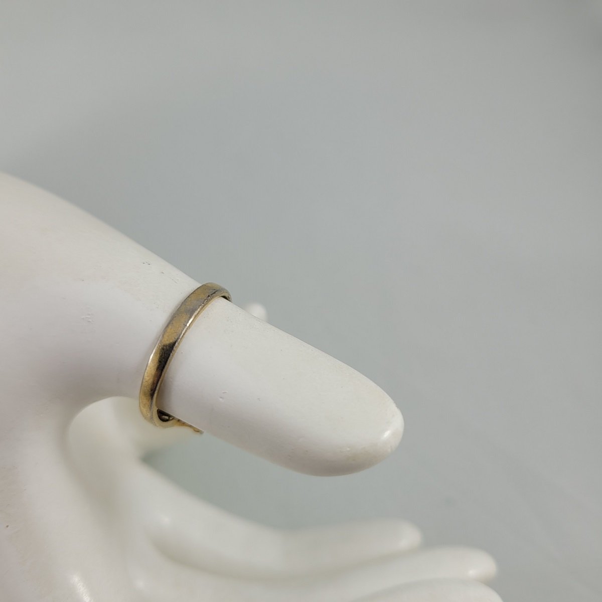 Onyx Stone Cabochon Simulated Diamond Open Back Gold Plated Ring Size 7.5 Band View
