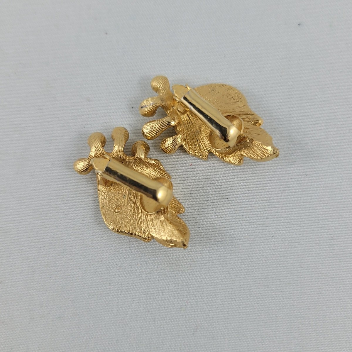 1960's Brushed Gold Plate Leaf and Berry 1 Inch Clip-on Earrings Backside