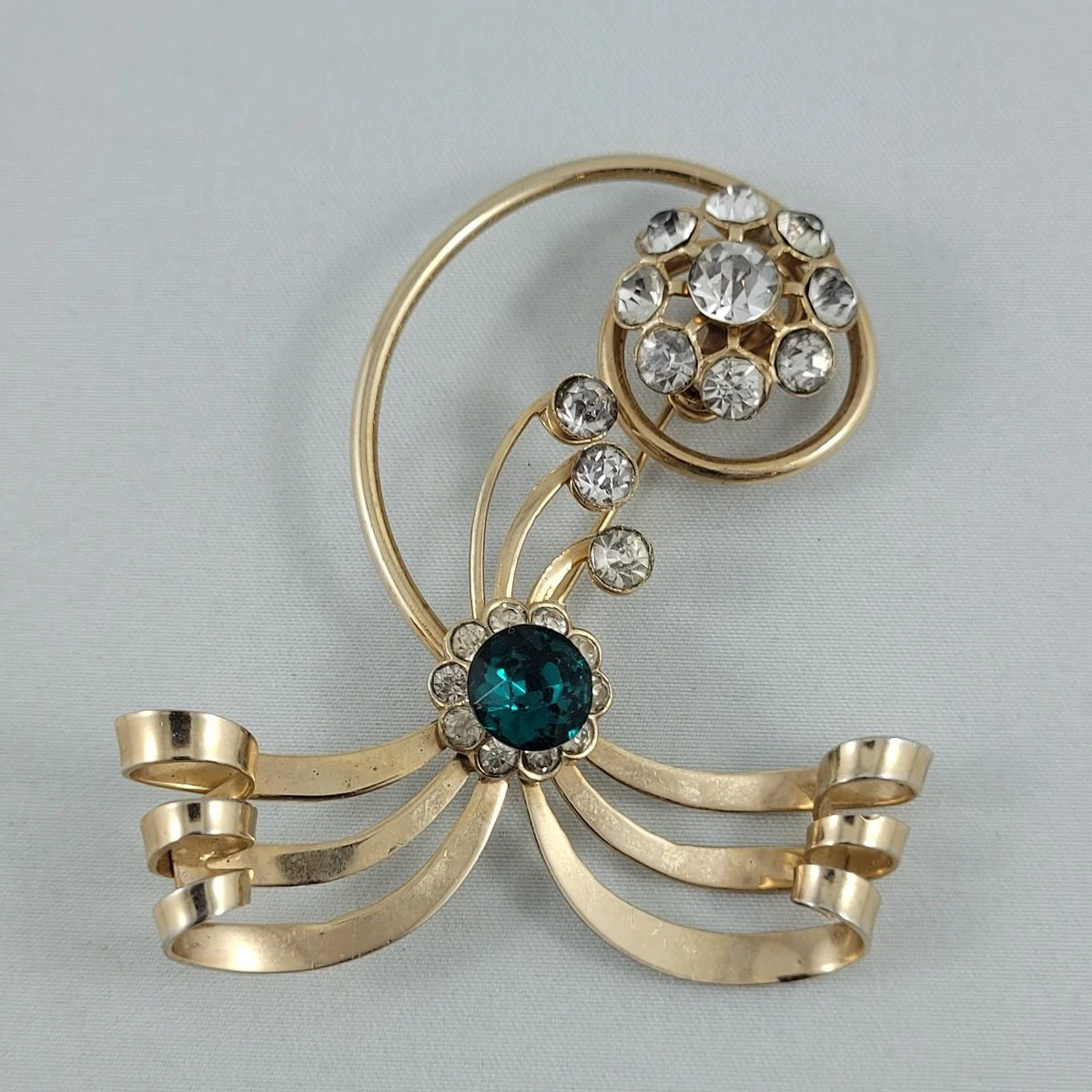 Kramer Emerald Green Crystal Clear Chaton Rhinestone Convertible Ribbon Bow Flower Spray Brooch Pendant.jpg