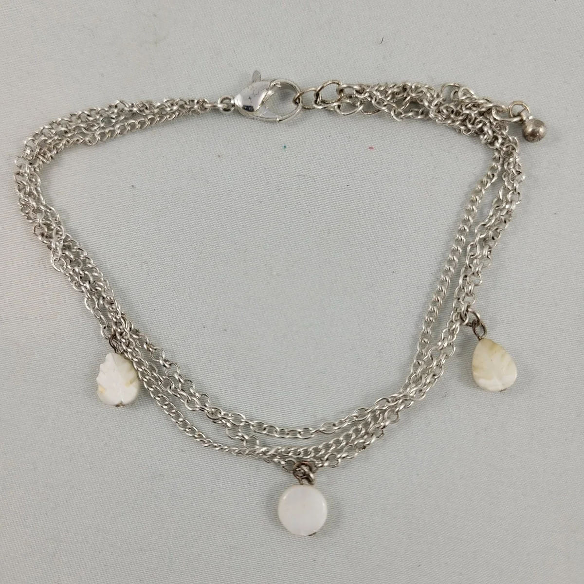 Triple Strand Rolo Curb Cable Chain Carved Mother of Pearl Shell Leaf Charm Dangle Anklet 11.5 Inch Adjustable Silvertone Ankle Bracelet