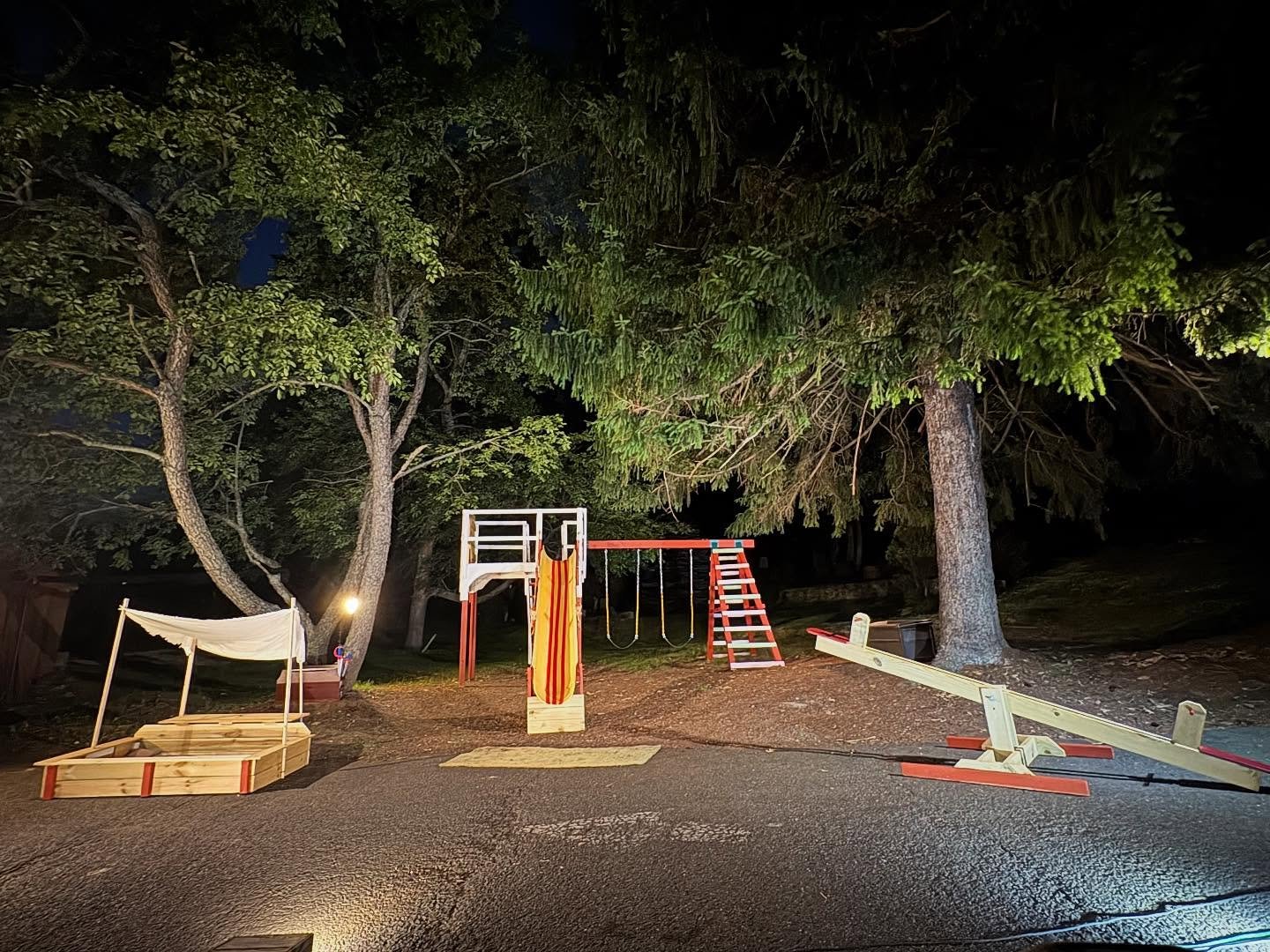 Darren DeAngelo, SCP board member and set designer of King Lear, really outdid himself with this amazing playground he built. 
Curious about how he did it? This week we will be talking with him to learn more about the process! 

As always during tech