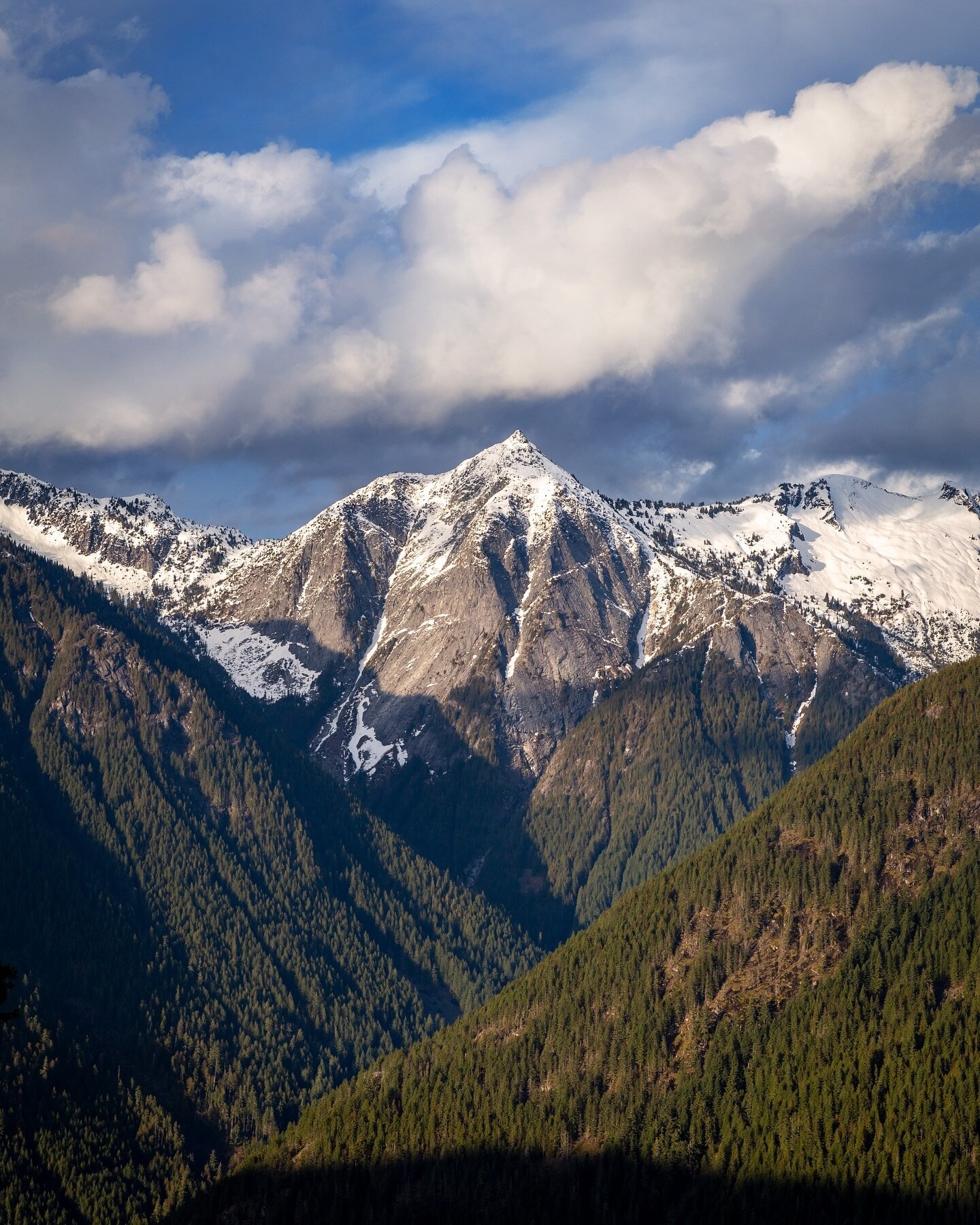 Day 2049: It&rsquo;s no secret that you have to work for views in the North Cascades. With a few notable exceptions, most of the best views (other than awe inspiring perspectives of old-growth forests and towering trees) require thousands of feet of 