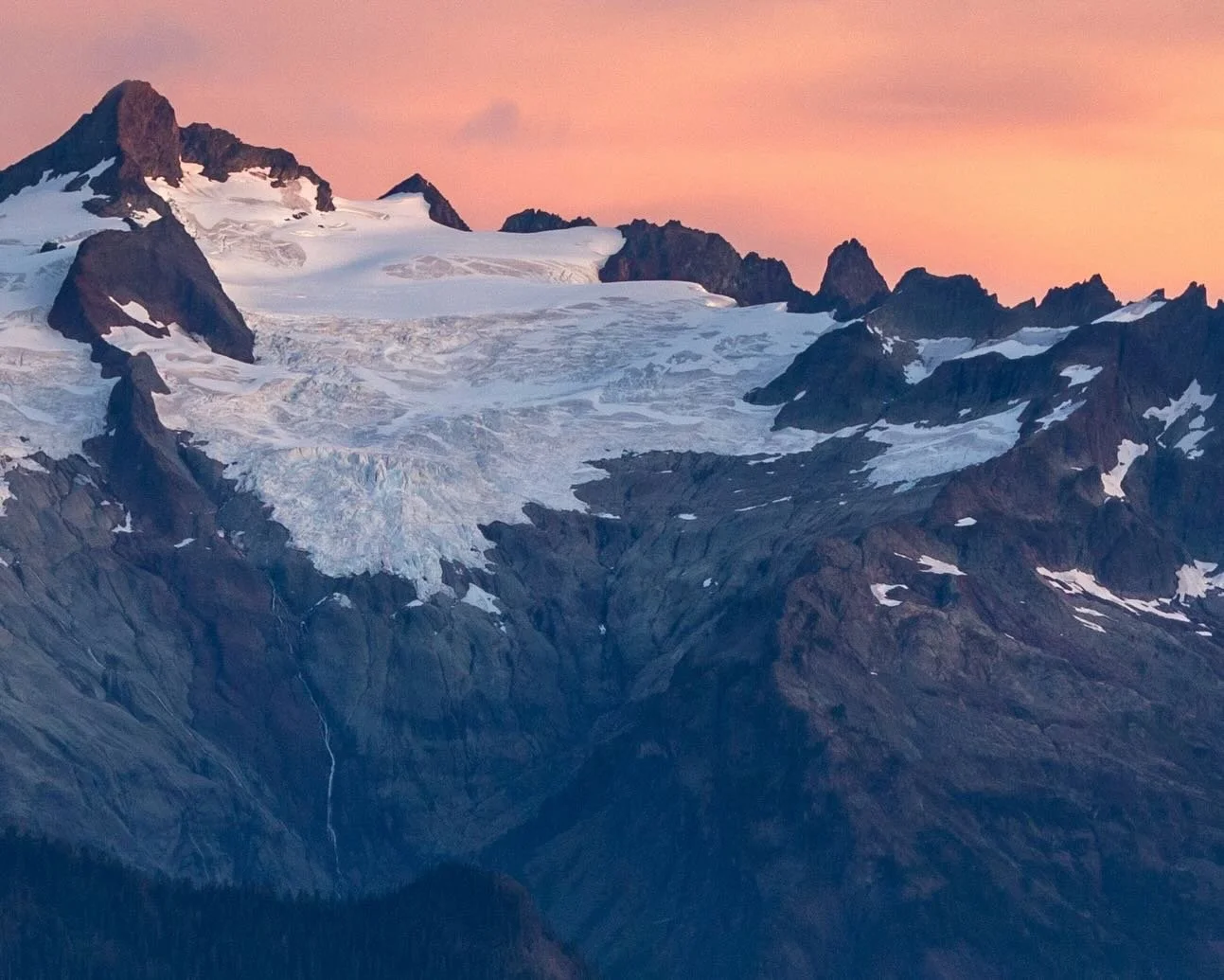 On the second day of glaciers the Cascades gave to me&hellip;a Crystal Glacier shining resplendently!
&bull;
I&rsquo;m currently doing a countdown of the largest non-volcanic glaciers in the Cascades to end the year (see yesterday&rsquo;s post for mo