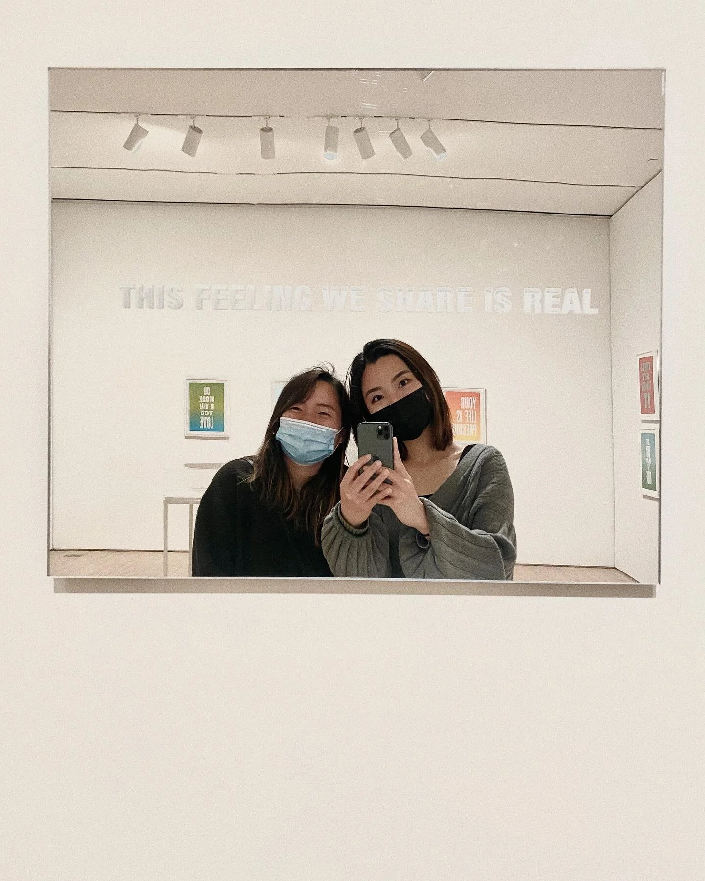 💬🤳💁🏻&zwj;♀️