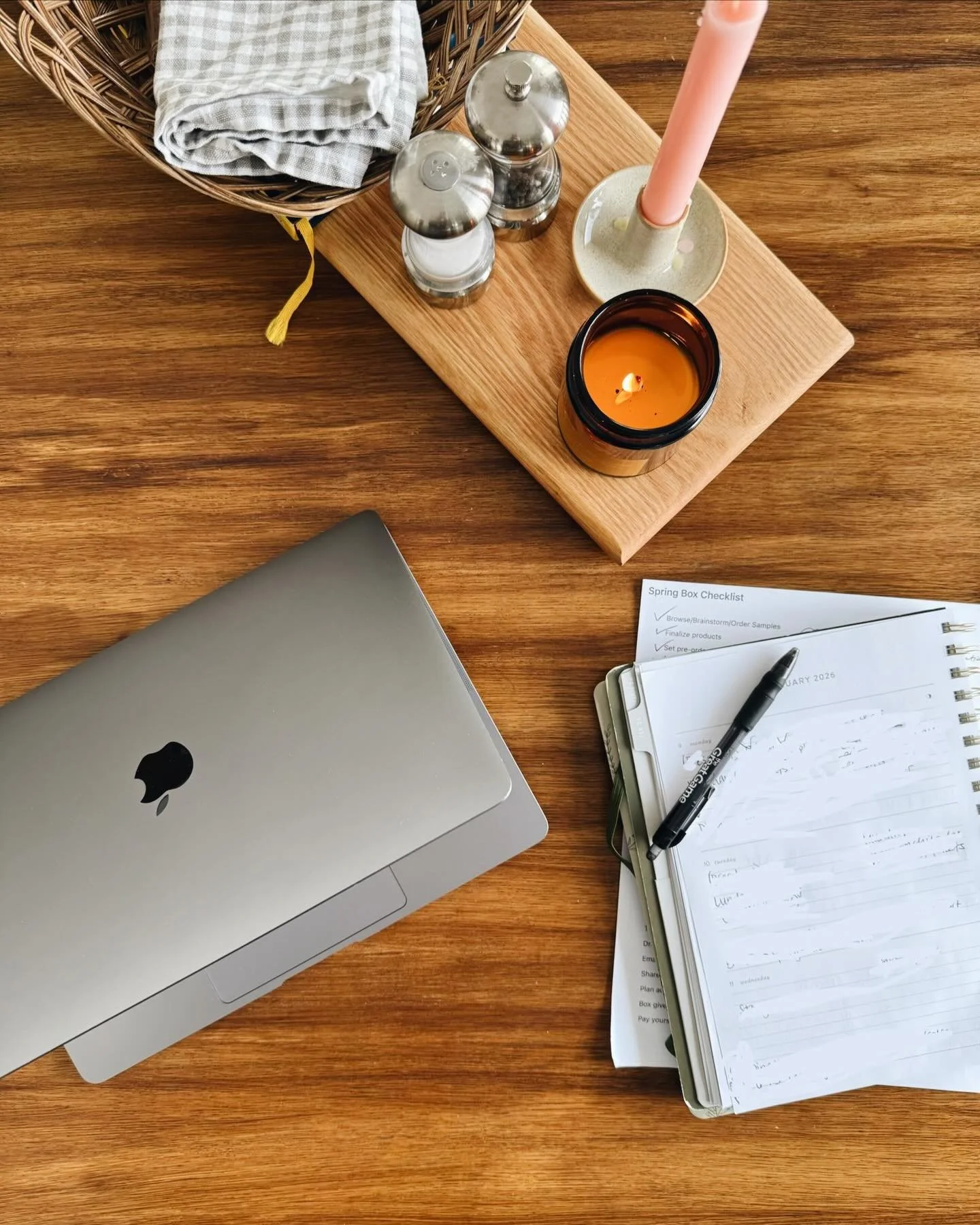 Counting my blessings of all the little February glimmers so far ✨💕

1. Ordering spring box products today&hellip; thank you to everyone who preordered one! #inspiredbybrookebox
2-3. This feels like my entire life now, and I&rsquo;m not mad about it