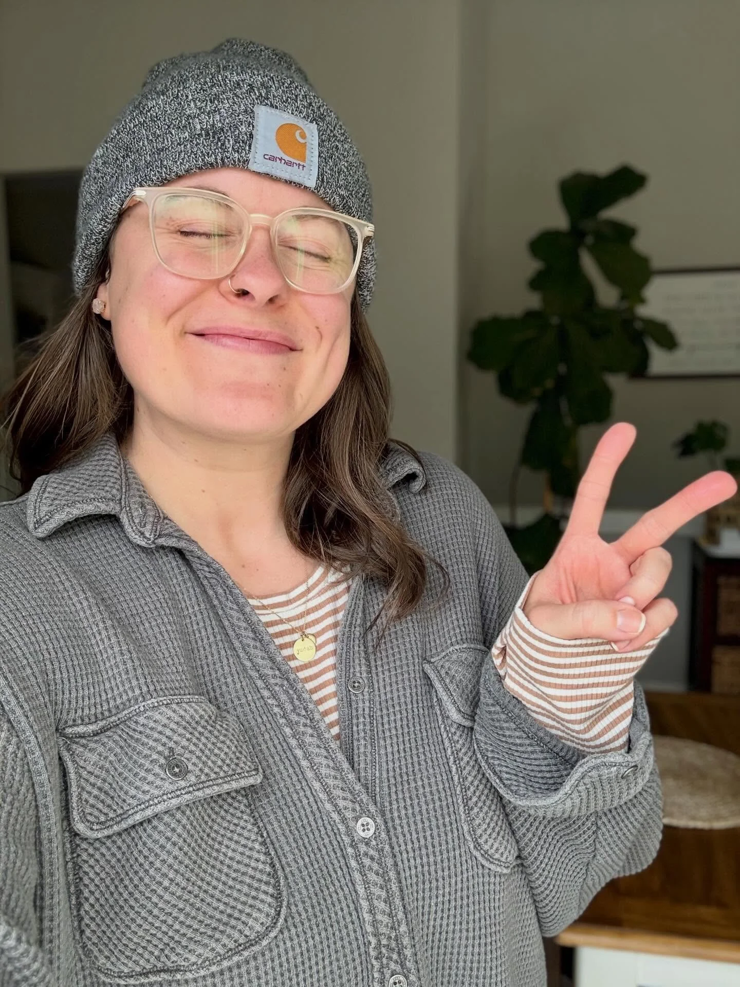 The wearer of many hats lately&hellip; mom, wife, friend, taxi driver, four year old tantrum coach😅, chef + housemaid🤪, spring box packer, shipping/packing engineer😅, and summer box dreamer! 😂☀️ Anybody else just feeling&rsquo; all the feels late