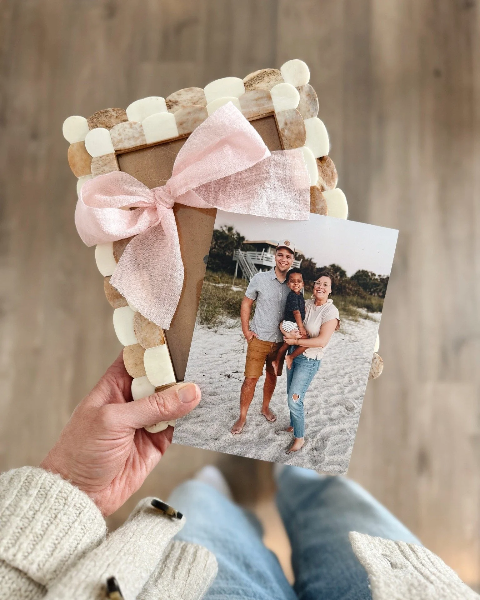 Quick reminder that today is the LAST DAY to shop remaining items on my website, friends! Want to get ahead for Mother's Day? Grab this handmade frame from my website, print out a 5x7 family photo, and you have a perfect gift for Mom/Grandma. As a mo