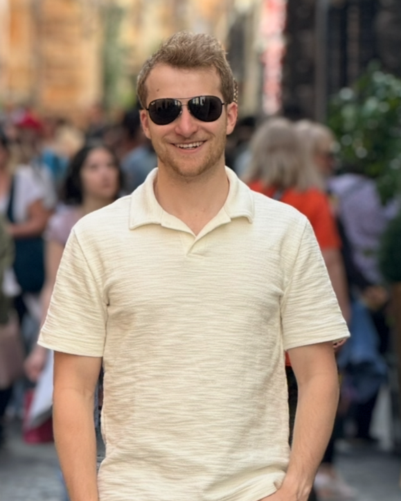 Max Jaye - Apartment Locator & Aficionado