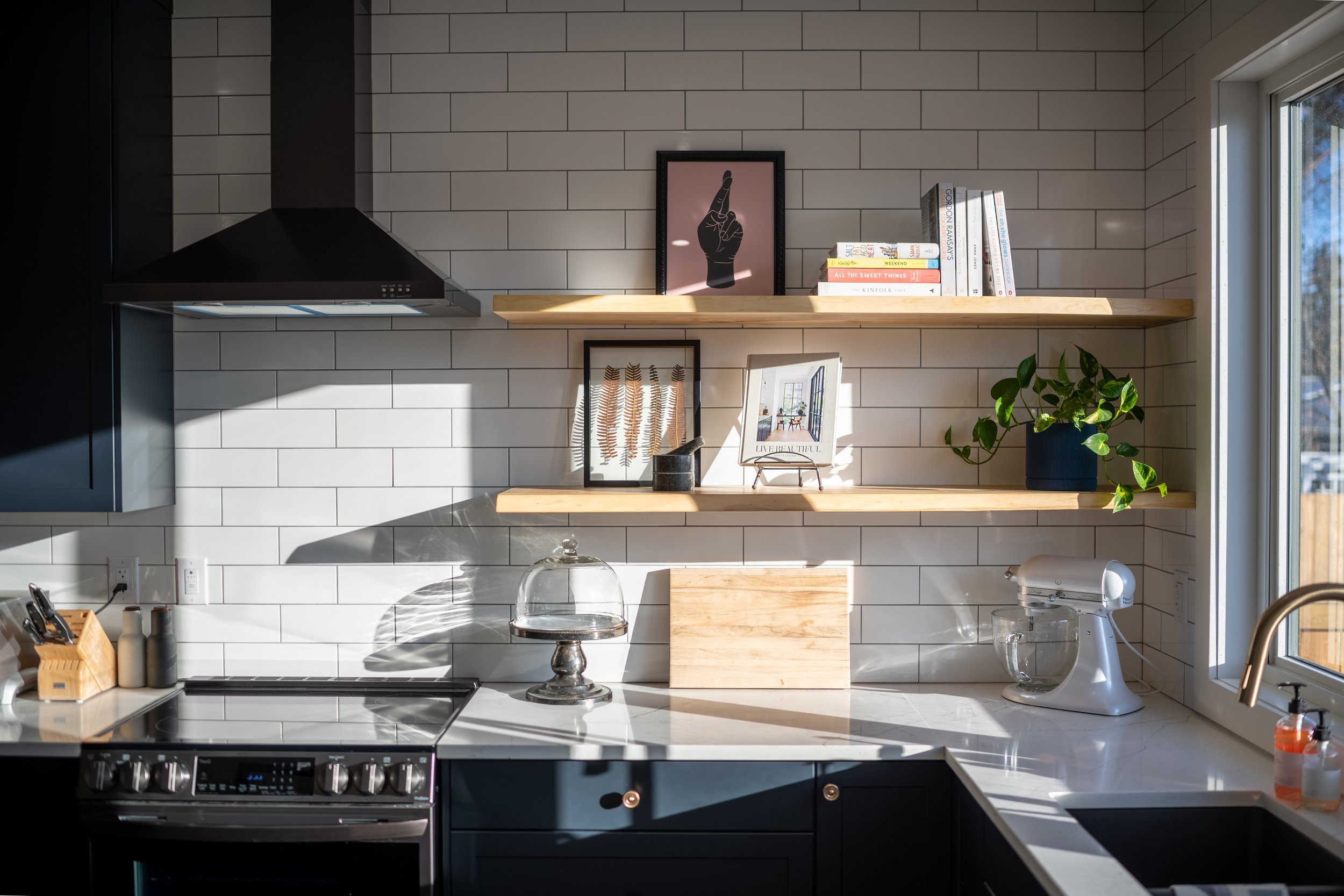 Kitchen Shelves 2.jpg