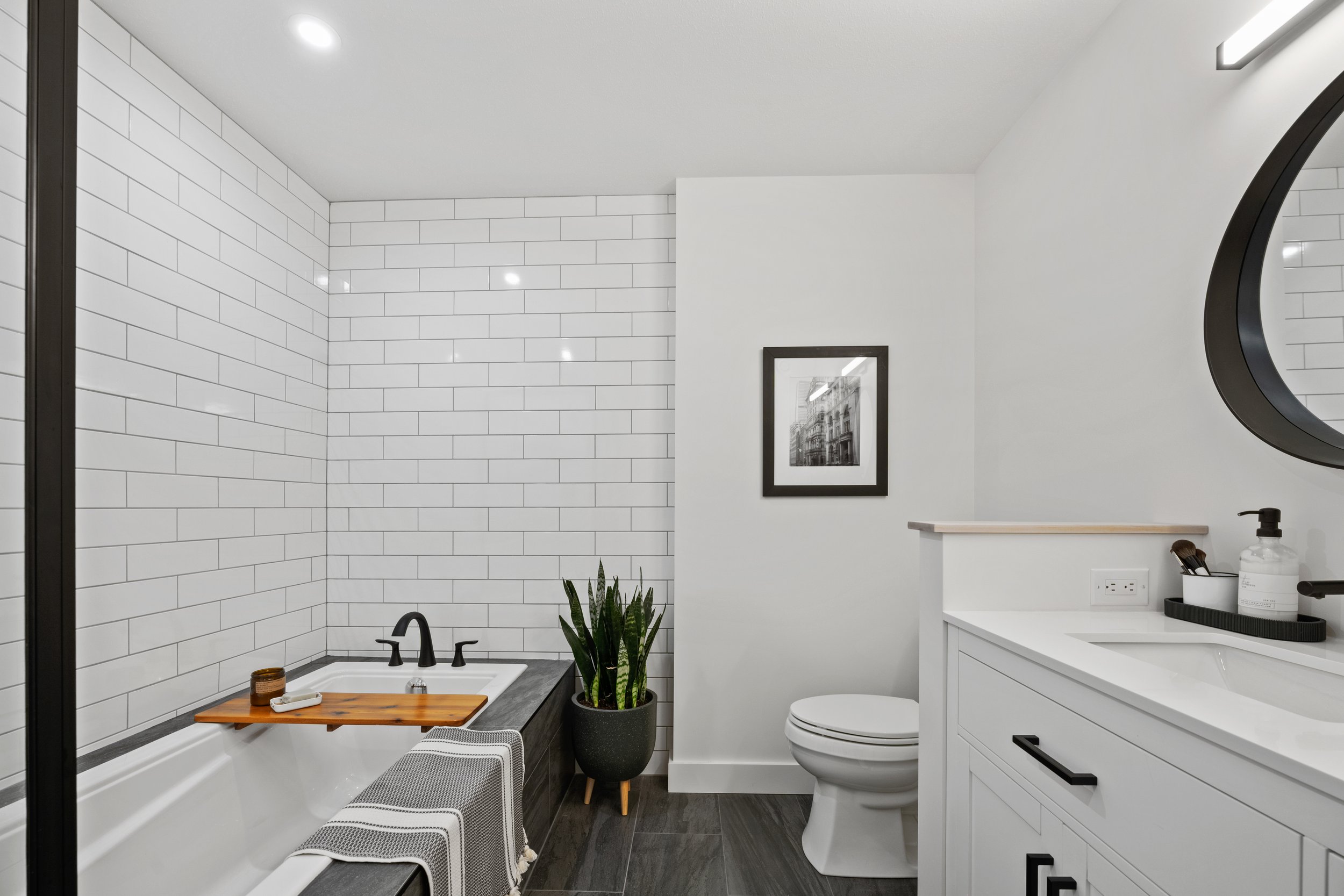 Ensuite 3.jpg