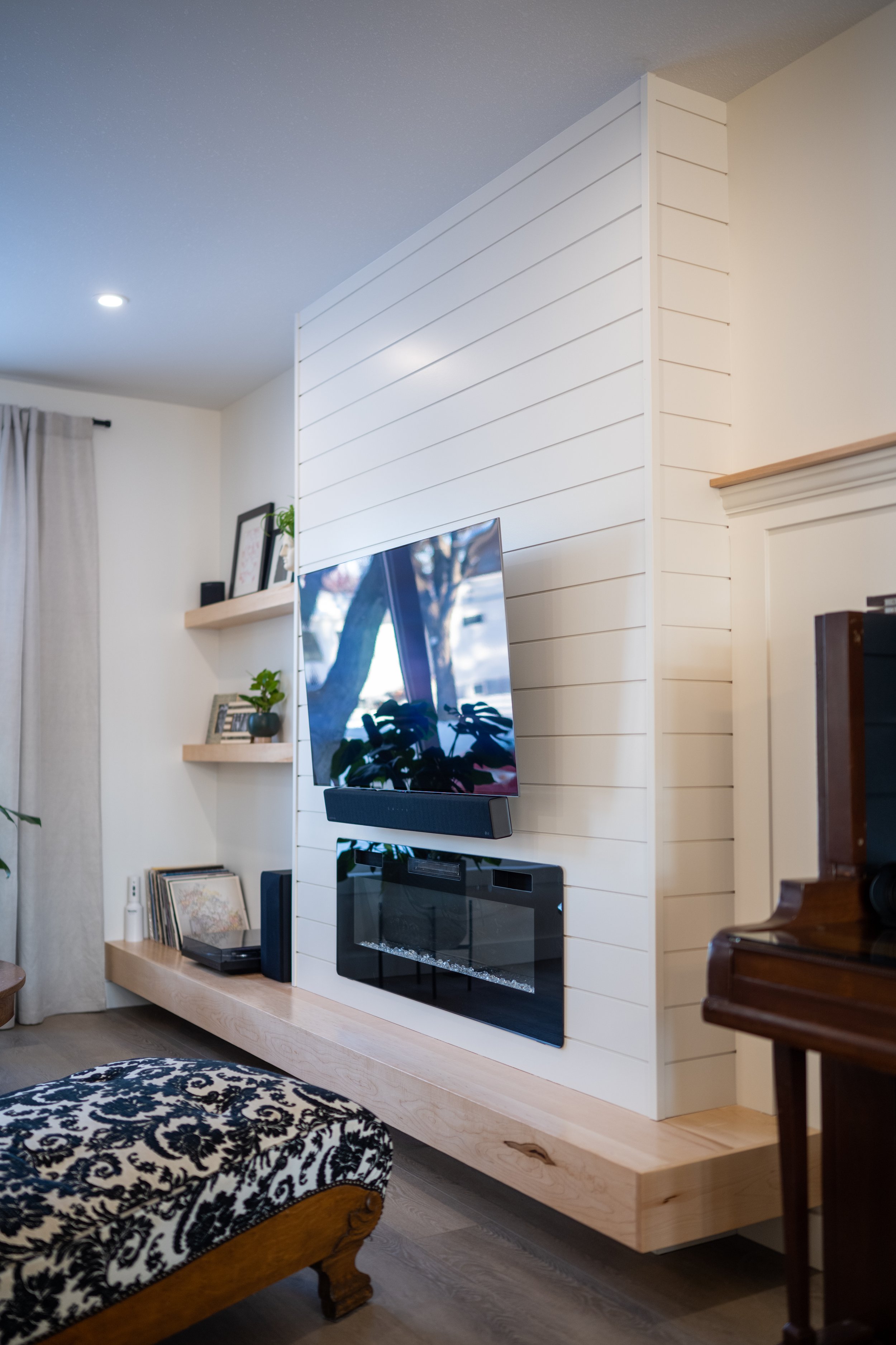 Living Room 2.jpg