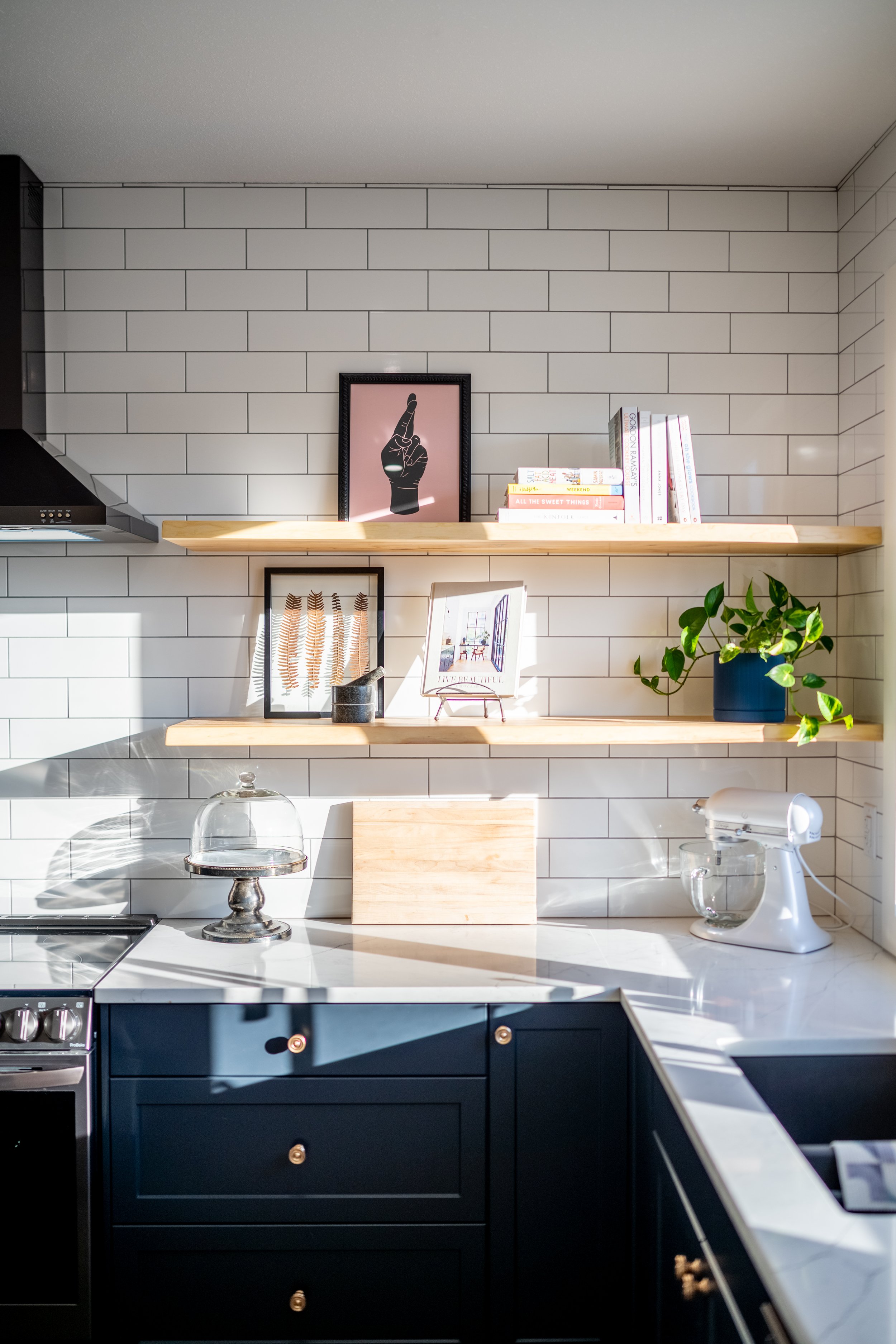 Kitchen Shelves 3.jpg