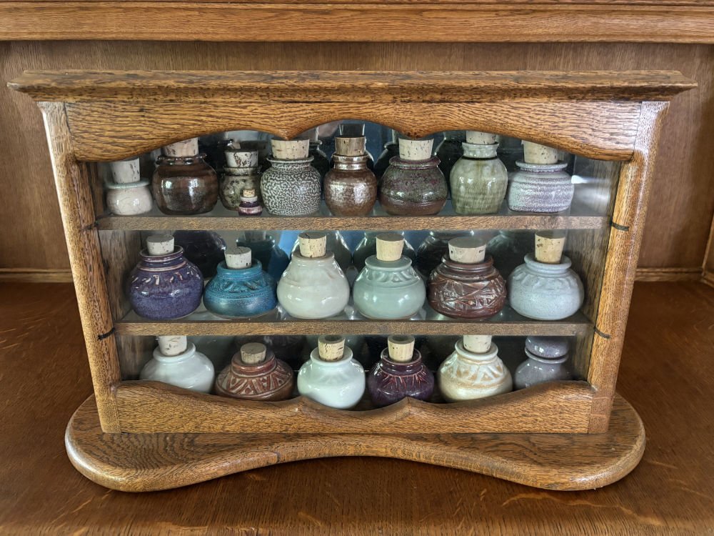 Keepsake-urns-display