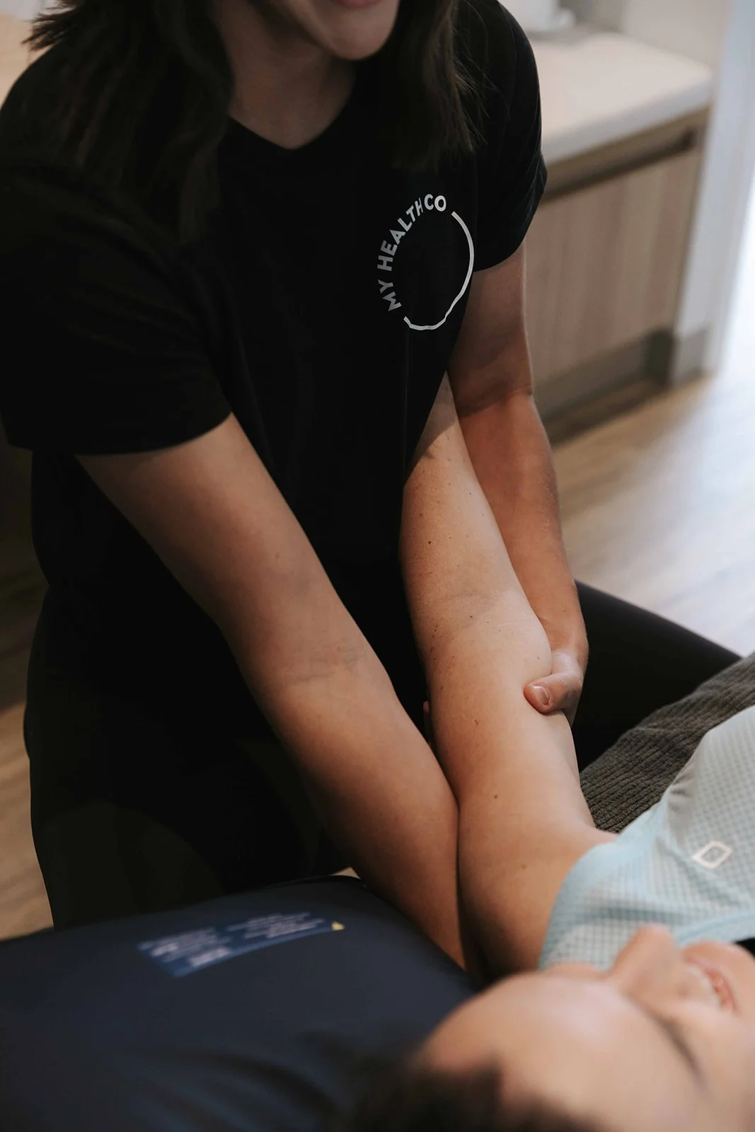 massage, osteopathy treatment, pain relief, shoulder pain relief