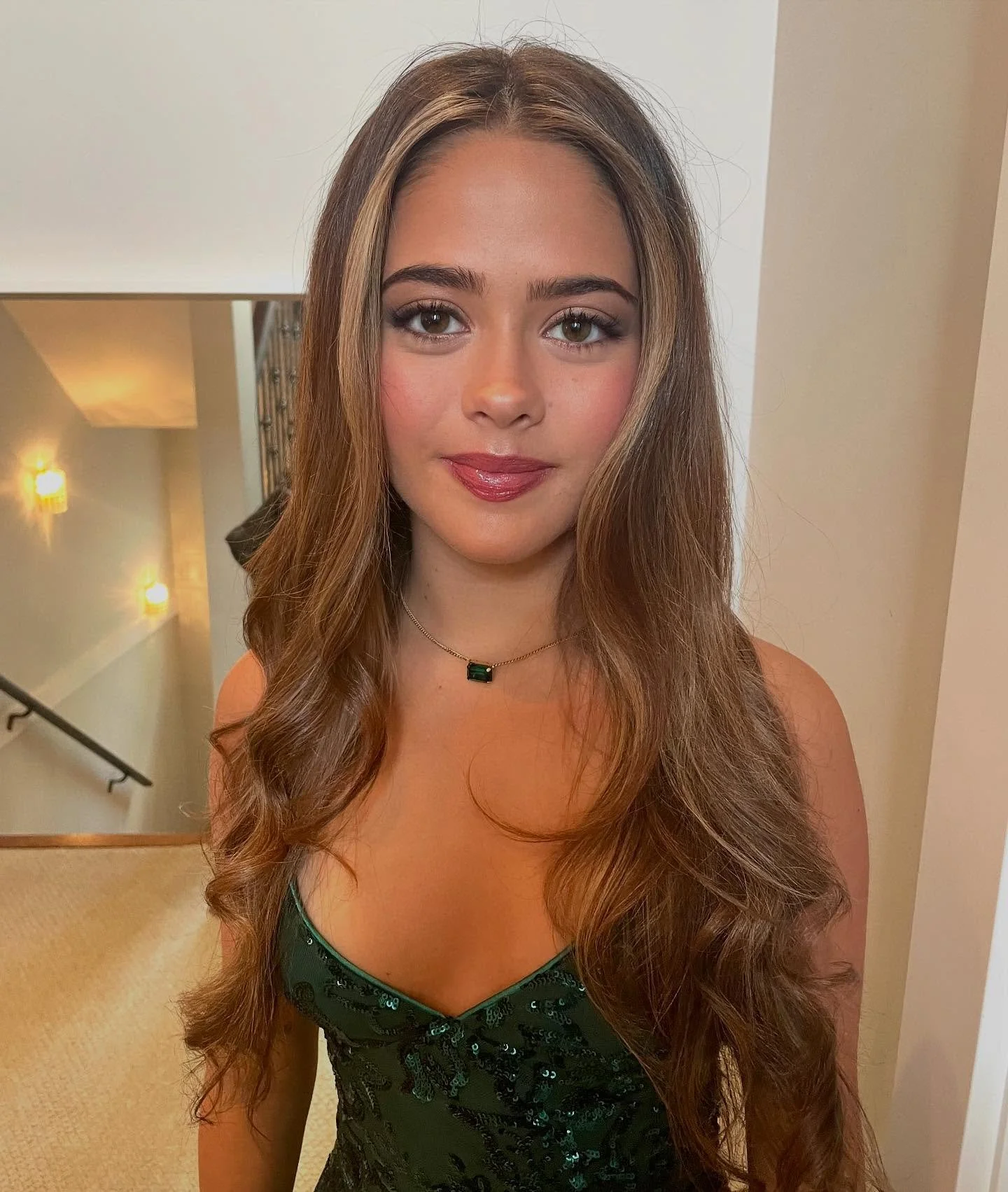 GORGEOUS makeup and hair for this beautiful grad by our talented Senior Artist JENN🔥
Congratulations to the class of 2025! 🌟

DM to book your makeup and hair appointment with Jenn @jvm_beauty