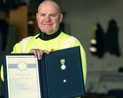 Se vår film: Heder til en sosial energimontør